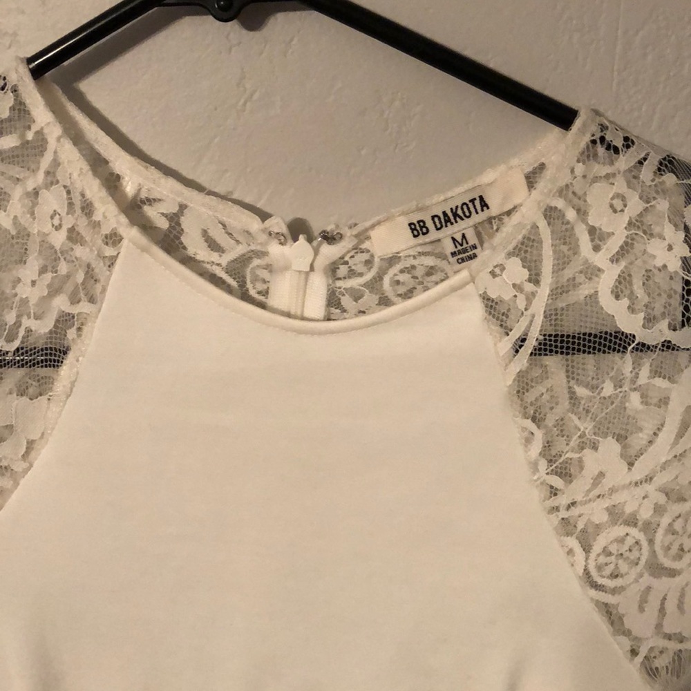 Lulu’s Lace Dress (Medium) - Picture 4 of 4